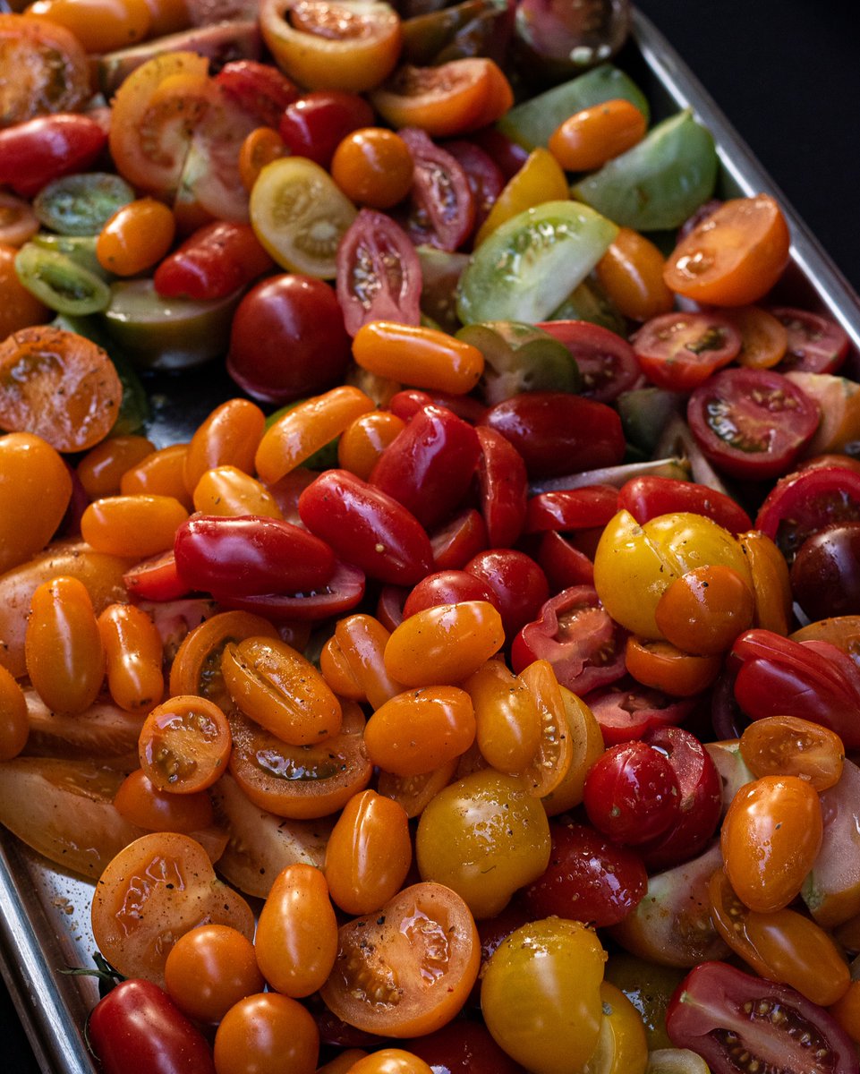 Locally sourced ingredients and local suppliers!  Supporting local businesses is important to us 🌱🍴

🥖Astons Bakehouse  - delicious bread <a href="/astonsbread/">astonsbread</a>
🥦Fisher of Newbury - fresh  fruits and veggies @fisher_of_newbury
🥩Thatcham Butchers - best  meats @thatchambutchers