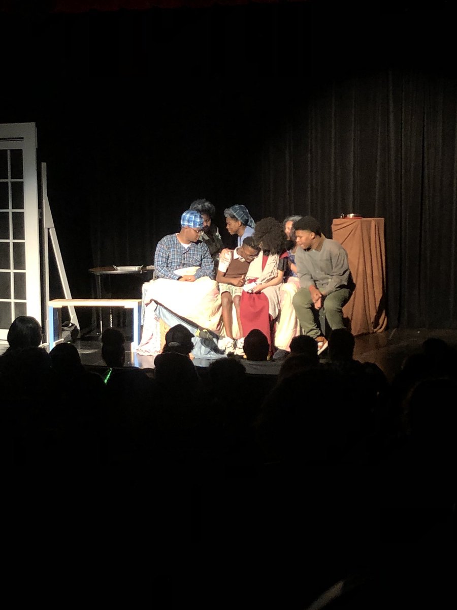 Pmsdramageeks tweet media