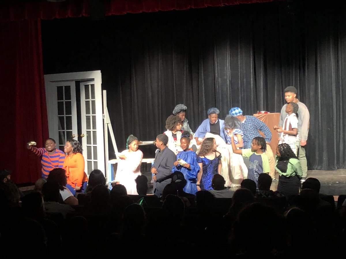 Pmsdramageeks tweet media