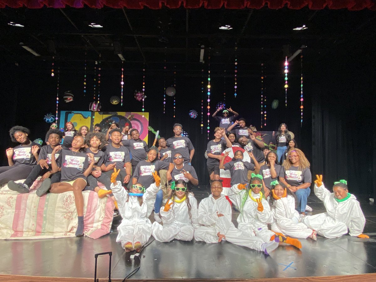 Pmsdramageeks tweet media