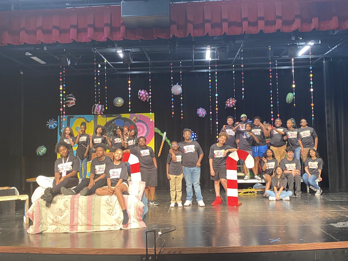 Pmsdramageeks tweet media