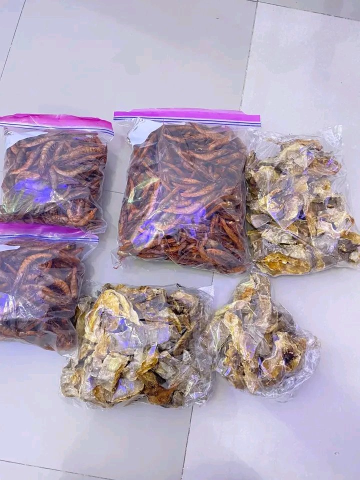 Lets help you stock your kitchen with variety of food items. 

What would you be needing?
Beans
Crayfish
Prawns
Shrimps
Stockfish
Dried fish
Natural Spices
Kulikuli
Ukwa
Ugba
Ogbono
Egusi 
Thickner
Oil
Flour(okpa,cocoyam,beans
Kpomo
Protein

I'm very active to receive your orders