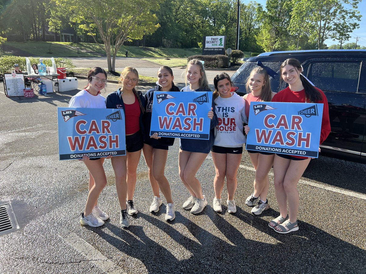 cheer4theburg's tweet photo. Come support the LHS cheerleaders! We will be here until 12 offering car washes and loaded teas ☀️ https://t.co/UvreMwE0rR