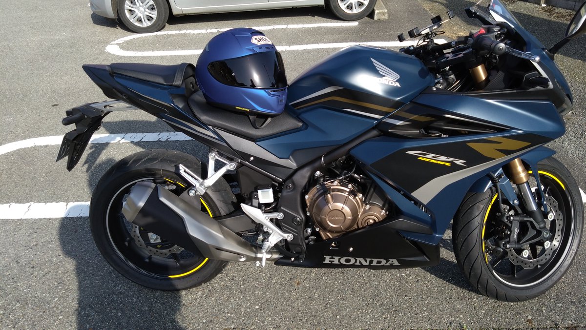 mtexshooting's tweet photo. 名前:MTEX
年齢:40代
性別:男
身長:167
生息地:大阪
愛機:CBR400R NC56
バイク歴:ど素人（原付き除く）

バイクの写真を取ったので更新！
マットジーンズブルーメタリックだけどもう少し明るい青が好みｗ

#バイク乗りとして軽く自己紹介
#バイク乗りと繋がりたい
#バイク好きと繋がりたい https://t.co/LGKbJPoWcH