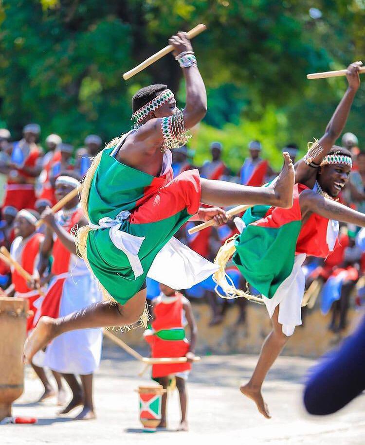 IamMzilikazi's tweet photo. MULI BWANJI: Hello Afrika and tell me how are you doing #CelebrateAfrika 23 https://t.co/hDOqkf3We8
