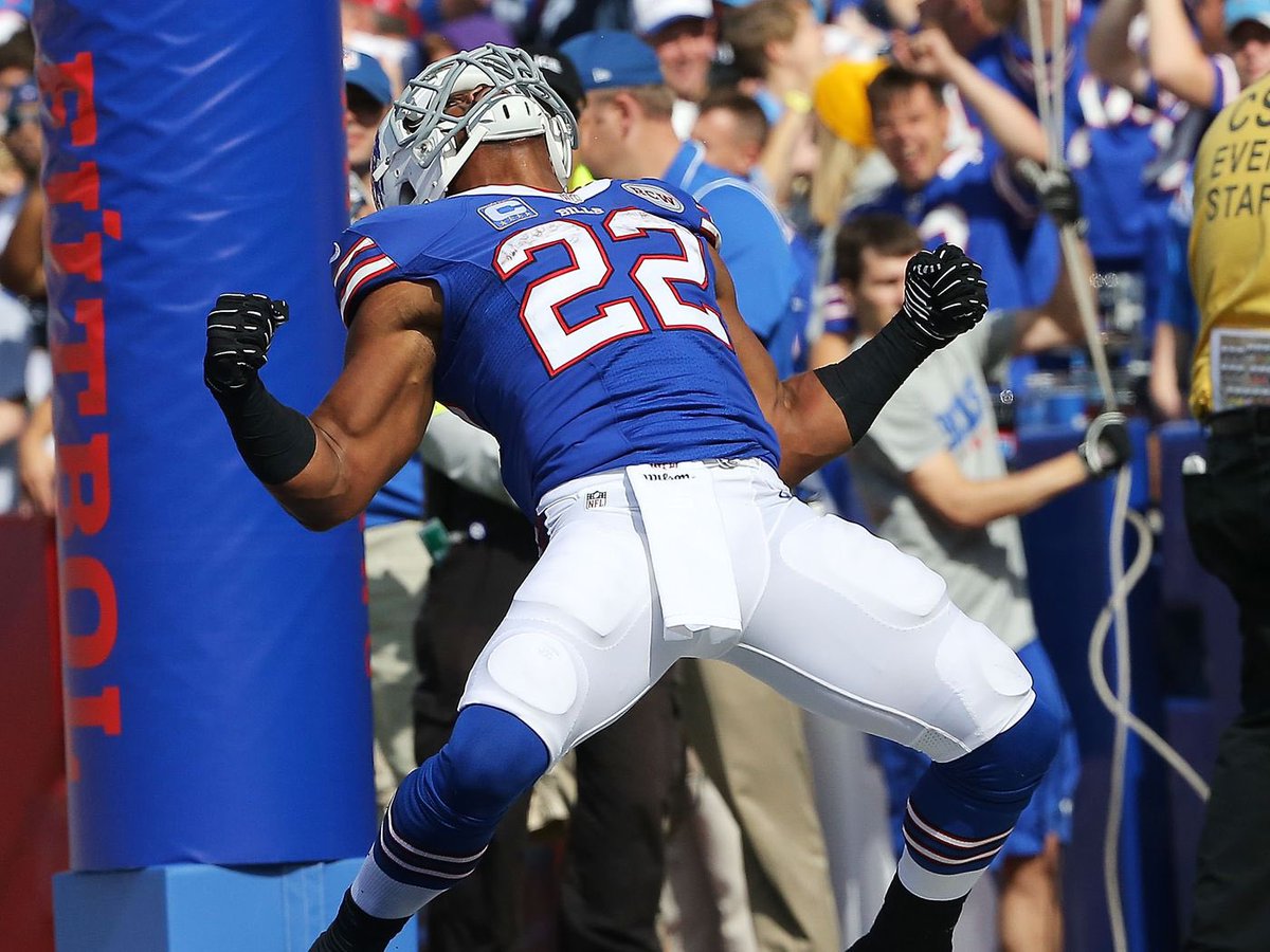 StevieJohnson13's tweet photo. The @SmallwoodDrive Tigers sending positive vibes to @Fred22Jackson and his Family with his Signature ‘InFREDible Hulk’ pose. #FJMakesHisPlay ⚡️ 📚 https://t.co/Y5fX4Dq2bw