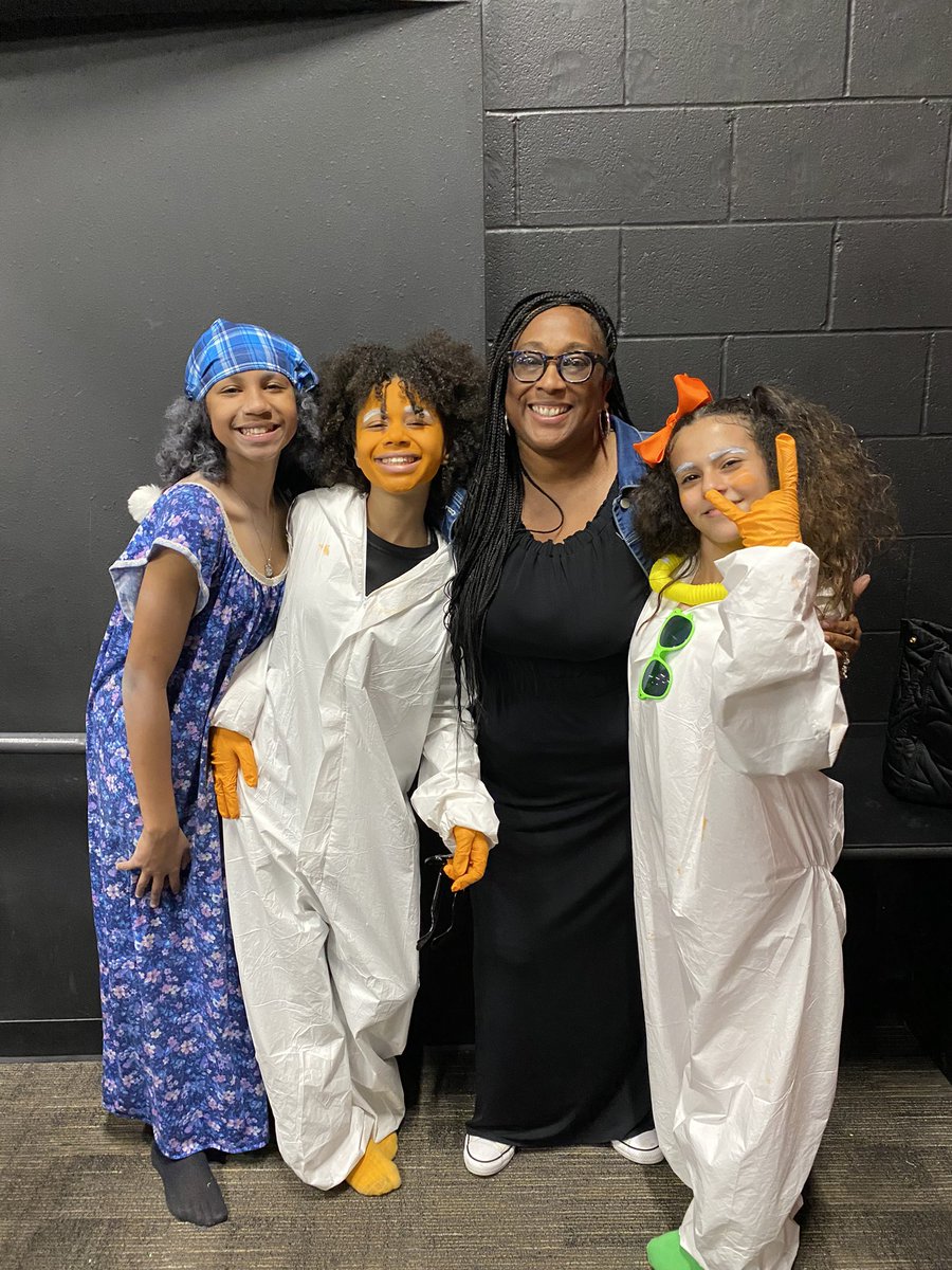 Pmsdramageeks tweet media