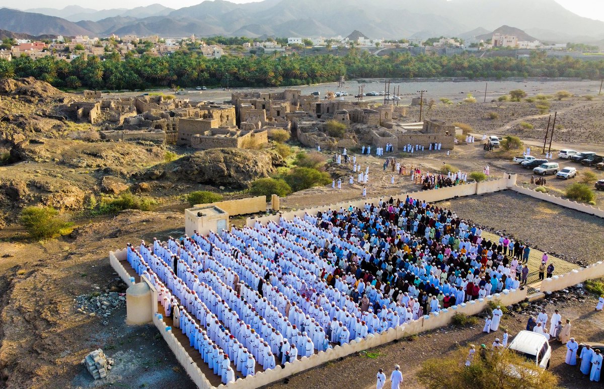 arab11__'s tweet photo. Eid prayer Oman https://t.co/2oasV3ypX0