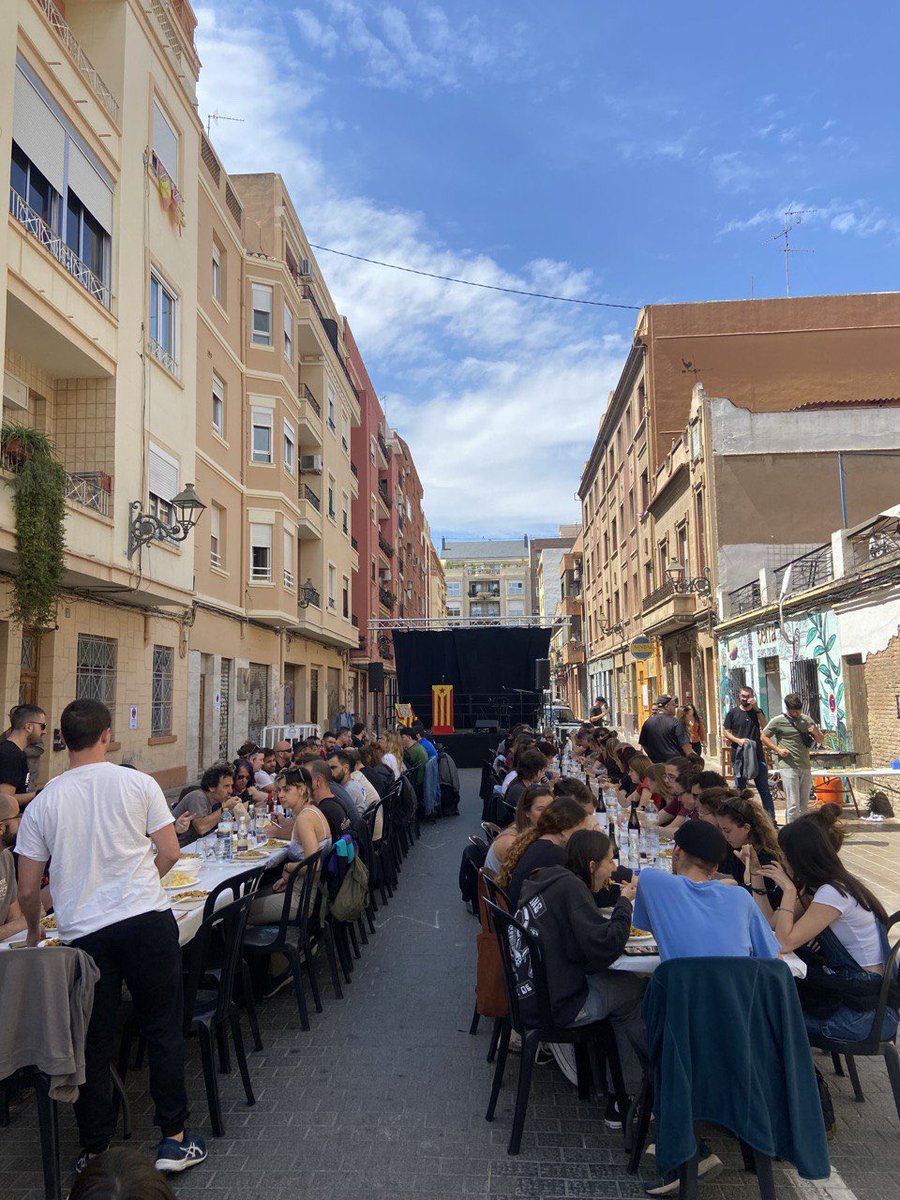 🔴 Avui son a #València en motiu de la diada del País Valencià 🔴

Com a classe i com a poble: UNITAT I LLUITA! ✊🏽