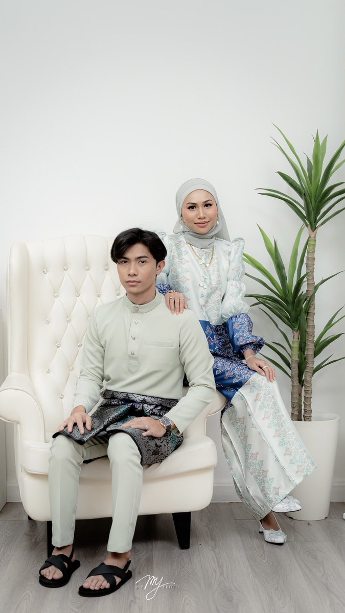 yuyuridayuuu's tweet image. First Raya with hubby this year ! 🥹🤍