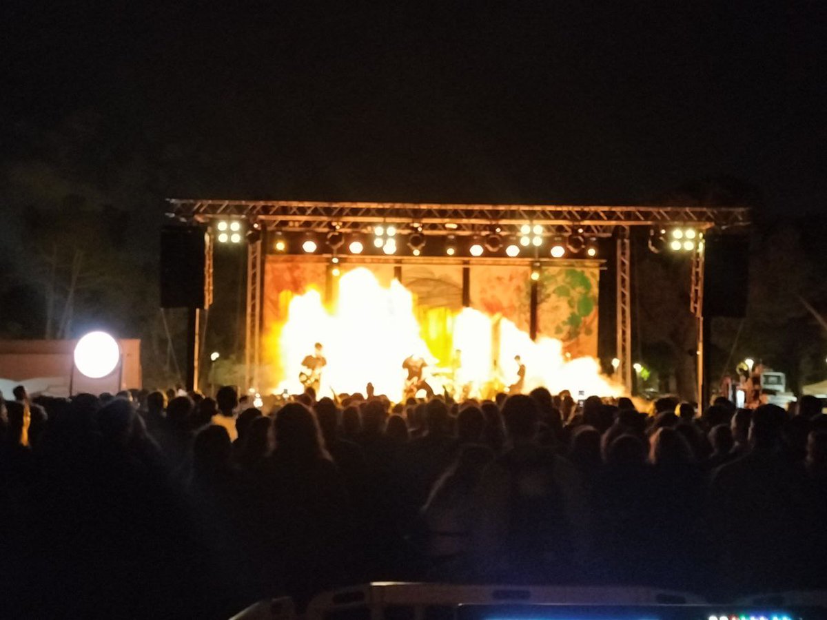 Adam_Aufenix's tweet photo. @DiariDeSabadell @CridaSabadell Més de 1.000 persones al concert de @CridaSabadell a la plaça del treball a #Sabadell anit.
Tornem la música i la cultura a places i carrers! #MésCridaMésVida #35daysleft https://t.co/1ptp2DPmDD