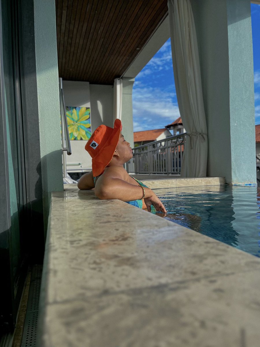 AlwaysLeid's tweet photo. Weekend mood!😌🍹
Featuring our Sangria Reversible Soleil Hat.

SHOP NOW
⬇️
https://t.co/ZvR66vBsp0 https://t.co/qj5cKAJnaT