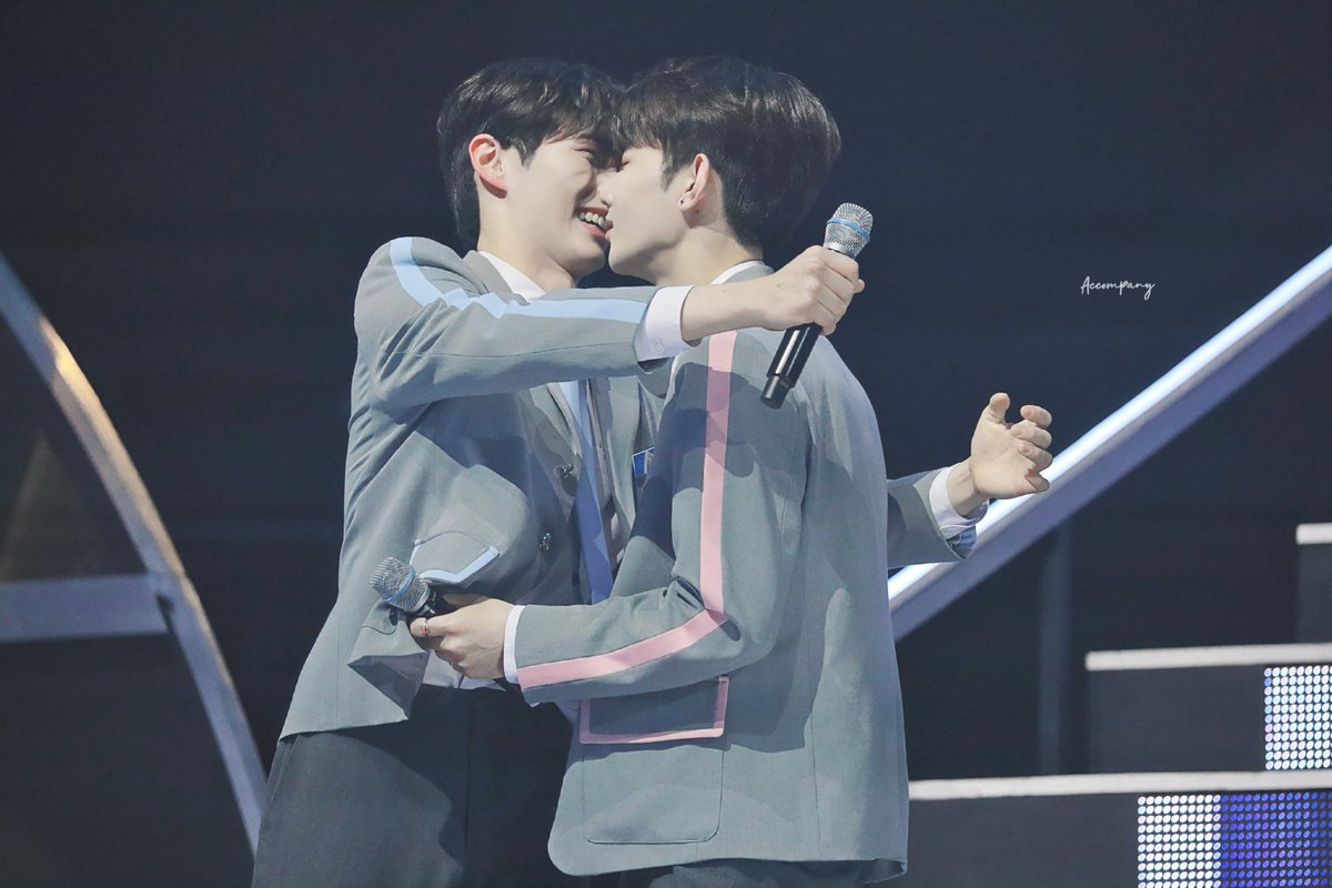 Accompany_bn's tweet photo. 230420 파이널 

🥹

#장하오 #ZHANGHAO  #章昊 #성한빈 #SUNGHANBIN  #보이즈플래닛 #BOYSPLANET #ZB1 #빈늘 https://t.co/FDjW9xW8rU