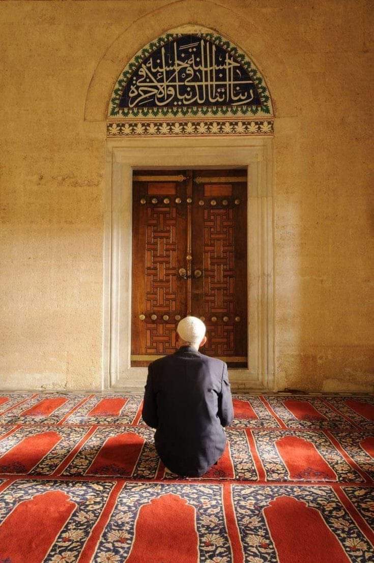 Balaghl's tweet photo. "وتولّني بالصالحاتِ ودُلّني
نحو الرشادِ فخُطوتي تتعثرُ" https://t.co/Fl5UdPR2ZG