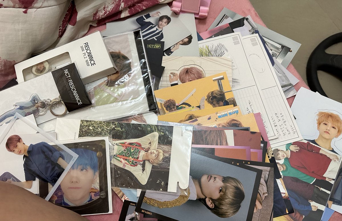 _shuahae1230's tweet photo. Will distribute this official merch randomly on #THEDREAMSHOW2_in_MANILA Day 1 only. https://t.co/iSytdA9pBO