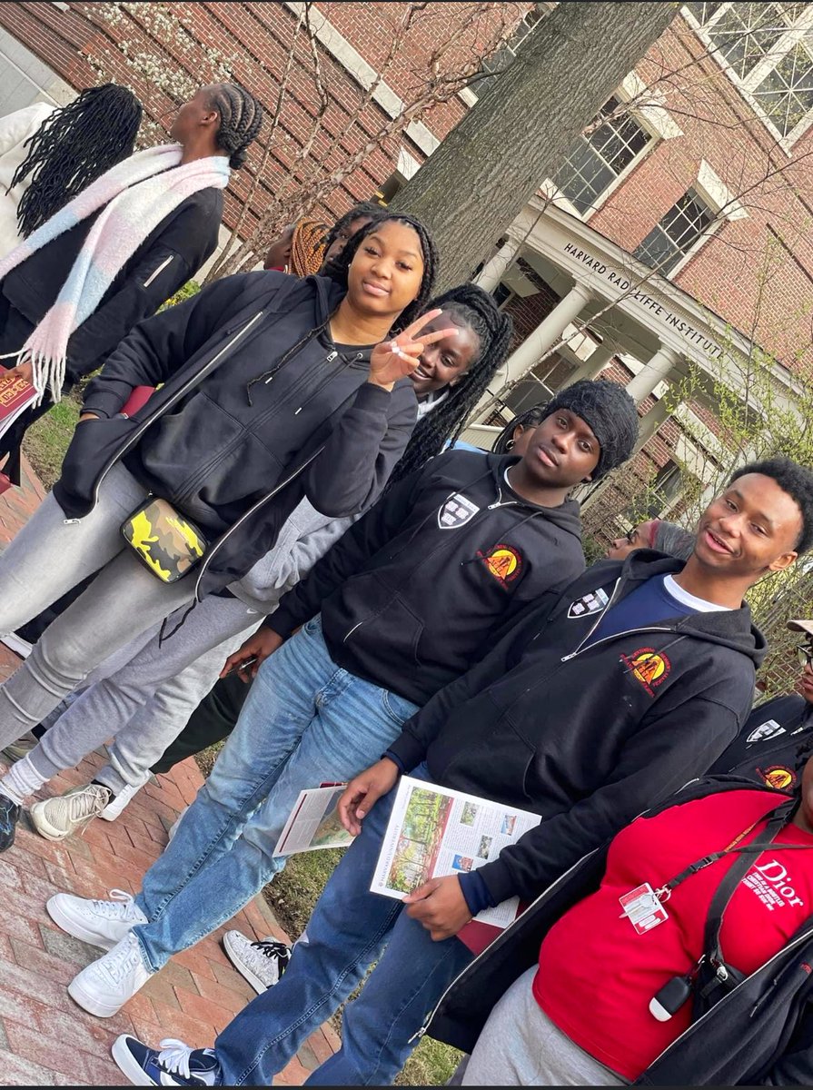 CamilleEd_954's tweet photo. Mentoring Tomorrow’s Leaders College Tour 💛@Harvard @Columbia @Princeton Awesome Planning Ms. Lockett, Ms. Rozier and Mr. Sellars, we are having a wonderful experience! https://t.co/XDjgrhK6Pu