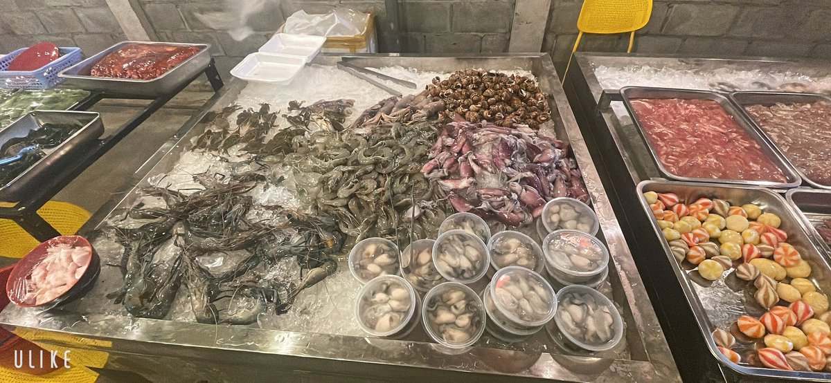 相信嗎？ 吃到飽海鮮🦞 不到 300泰銖😚😚😚 冰塊🧊也是  真是划算。Yummy 
#อร่อยบอกต่อ 
#yummy 
#泰式料理 
#Thailand https://t.co/QXbT8k4Fkf