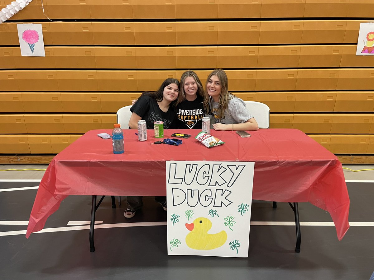 National Honors Society-Riverside tweet media