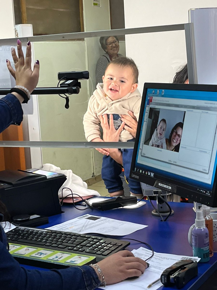 RC_Coquimbo's tweet image. Seguimos sumando #niñosyniñas felices 👦🏽👧❤️ en oficina de #LaSerena @RegCivil_Chile al obtener su primera #céduladidentidad 👏🏼👏🏼👏🏼 #Sábado @DanyJacob @Minjudhcoquimbo