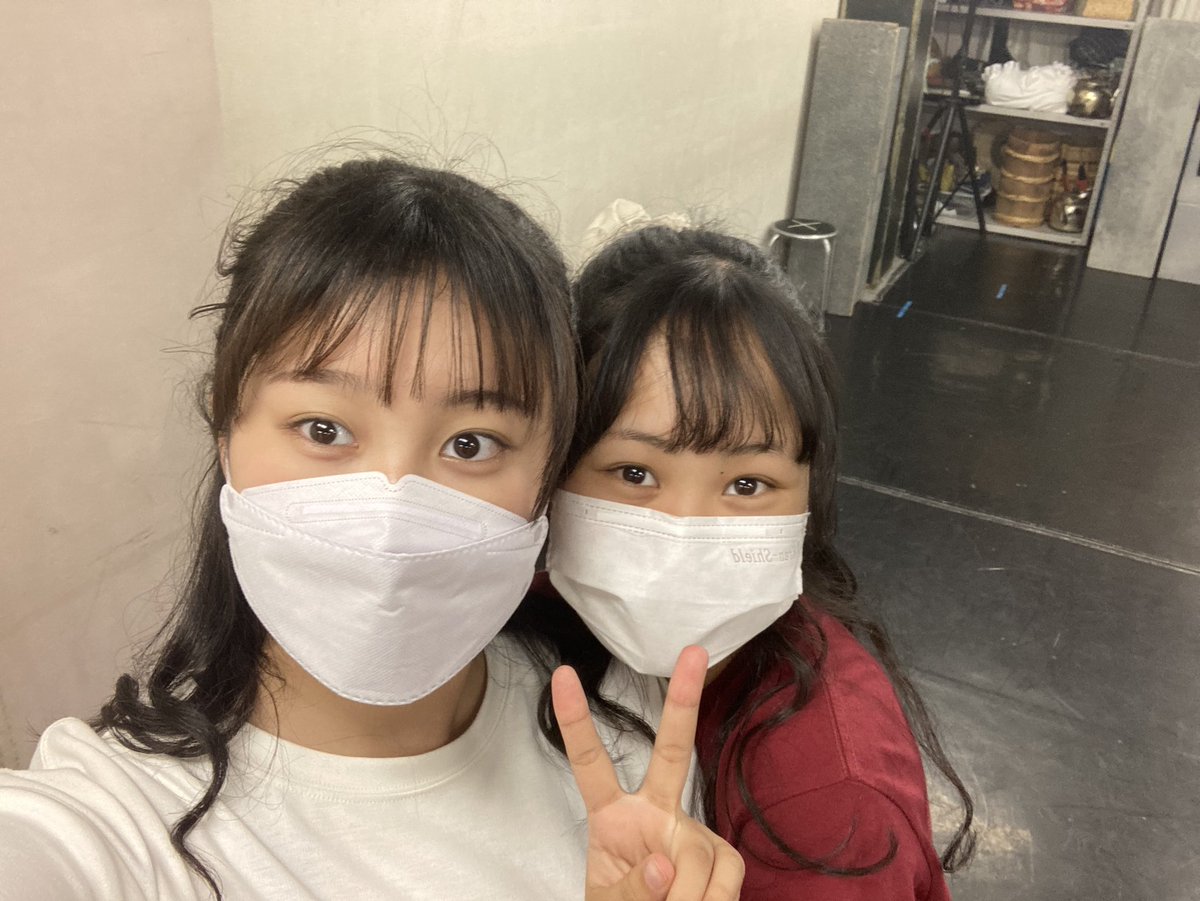 runako88's tweet photo. #集合写真ください
#今なう稽古中
#letsjump
#ミュージカルジュニア 

 こちら本物の姉妹です笑笑
🌙月渚(生駒笑)＆⭐️瑞姫(瀬戸きらら)

なんだかんだ撮ってなかった。

お互い別班ですが、M1~M2はキャスト全員出るので、少しだけ共演します🤣
顔がそっくり(って言われる)なのでお間違いないように！笑 https://t.co/Dpw6MoO6lB