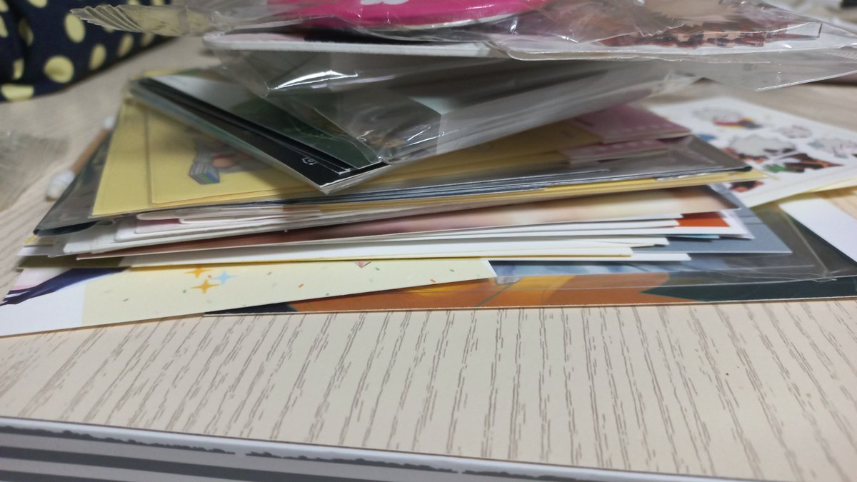 talk_talk_DAN's tweet image. 데쿠캇+캇른
바쿠고 카츠키 위주 비공식 굿즈들을 3.0에 양도 판매합니다
회지와 함께 사시면 5.0에 드립니다