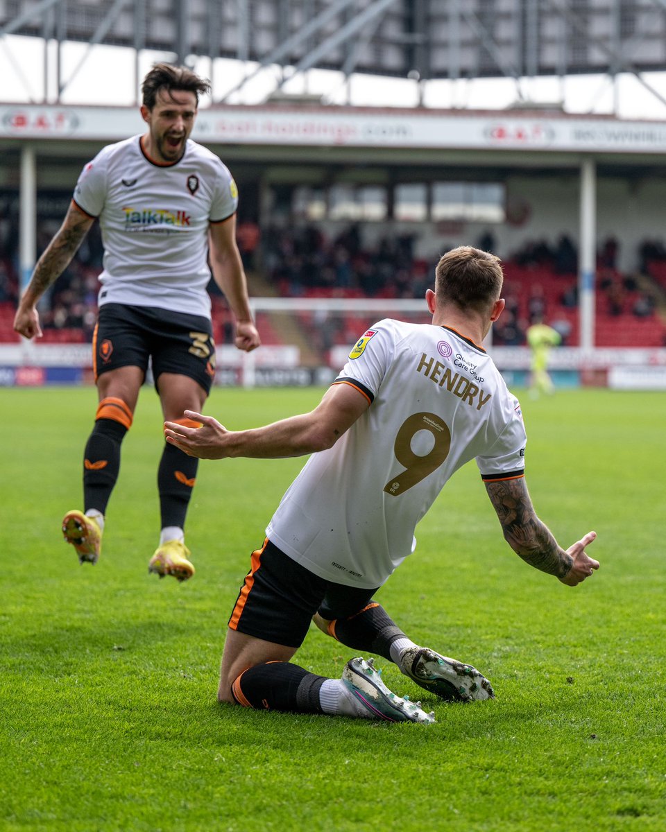 SalfordCityFC's tweet photo. What a finish, @Callum_Hendry 🎯
What a cross, @Liam_Shep2 💫 https://t.co/naAUXgDIwQ
