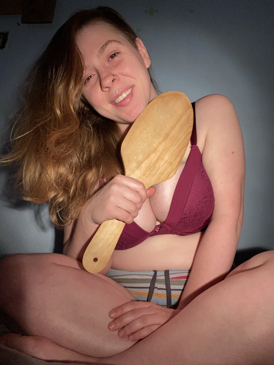 Painting this to make it a personalized paddle to beat all your crazy asses. I will be charging. 😝

Keep your eyes peeled for a finished version of whatever it turns out to be!