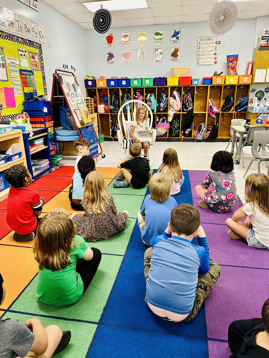mrskenzieadamsK's tweet photo. This week our sweet friend from @tayloragnewK’s class came to share her personal narrative with us! @RockfieldE https://t.co/HXaE1xHET6