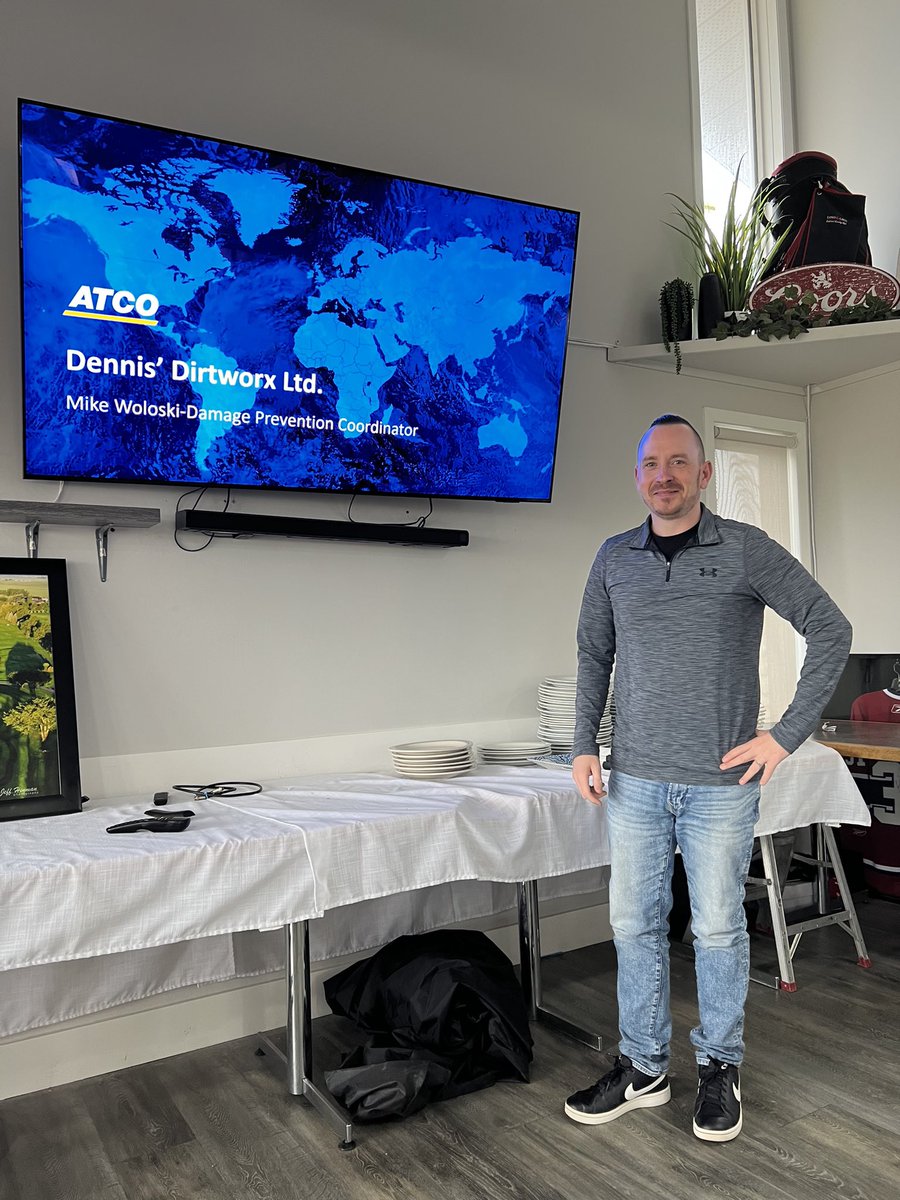 DamageWoloski's tweet photo. This past week .@ATCOGas & .@FortisAlberta had the pleasure of presenting to the awesome crew members of .@DennisDirtworx we had lots of laughs while sharing the Damage Prevention Message #Safety #Damageprevention #ATCO #Fortisalberta #CoaldaleAB #Atcogas https://t.co/4voUUPfAl0