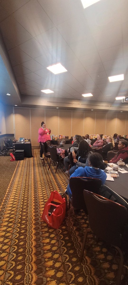 Dr_DoriH's tweet photo. A great presentation at OAEYC today! Congratulations, Toya Tingle on your discussion of diverse texts and ways to integrate them into ECE classrooms. #oaeyc #osuehe #osu_coe https://t.co/R6sdT5iii3