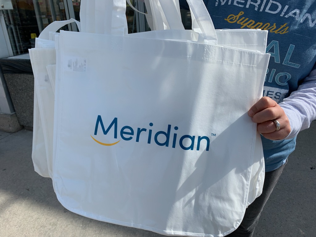 #EarthDay2023 Thank you to Nick from Nick's No Frills for allowing the staff from Meridian Credit Union to come out to the store and hand out reusable Meridian bags for Earth Day. It was a beautiful morning.