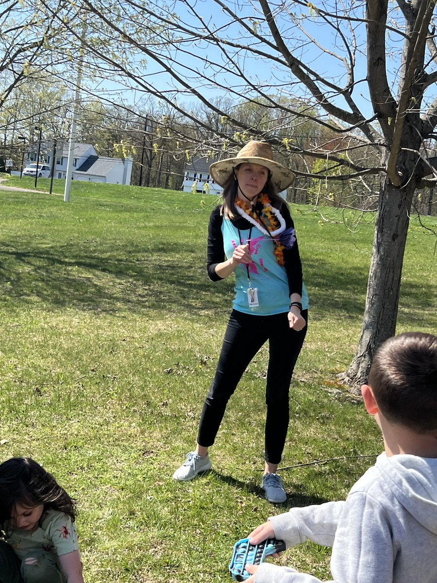 HighlandTigers's tweet photo. Loving our first outdoor spring town meeting! @PEwithMsStruble https://t.co/lX0gqK3hE5