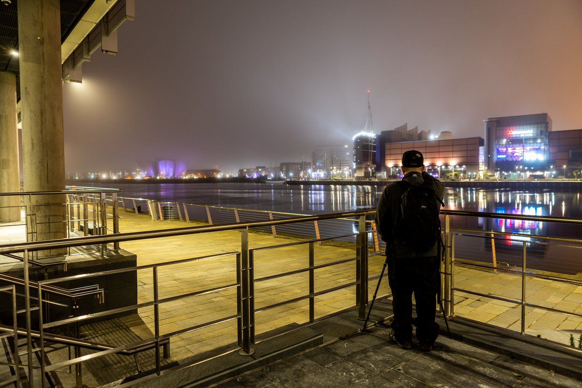 Photography on a misty Belfast night  
#photography #NightPhotography #streetphotography @MaritimeMile @TitanicBelfast @TitanicQuarter @WeatherCee @angie_weather @bbcniweather @barrabest @geoff_maskell @Rita_utv @WeatherAisling