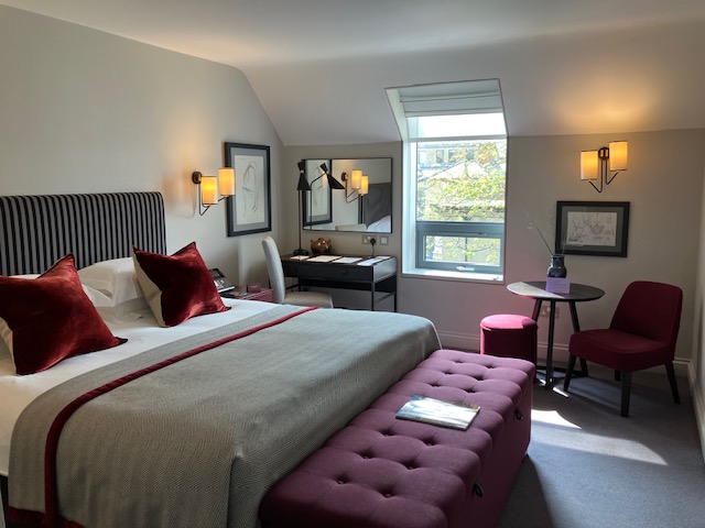 cindygallop's tweet photo. Back at my fave Oxford hotel @OldParsonageOx for a College Days Nostalgiafest w/end tinged with sadness - memorial in @SomervilleOx Chapel tomorrow for my English tutor Katherine Duncan-Jones: https://t.co/LarSQfyqQ0 known affectionately to generations of Somervillians as KDJ 😍 https://t.co/UyrW9paQJN