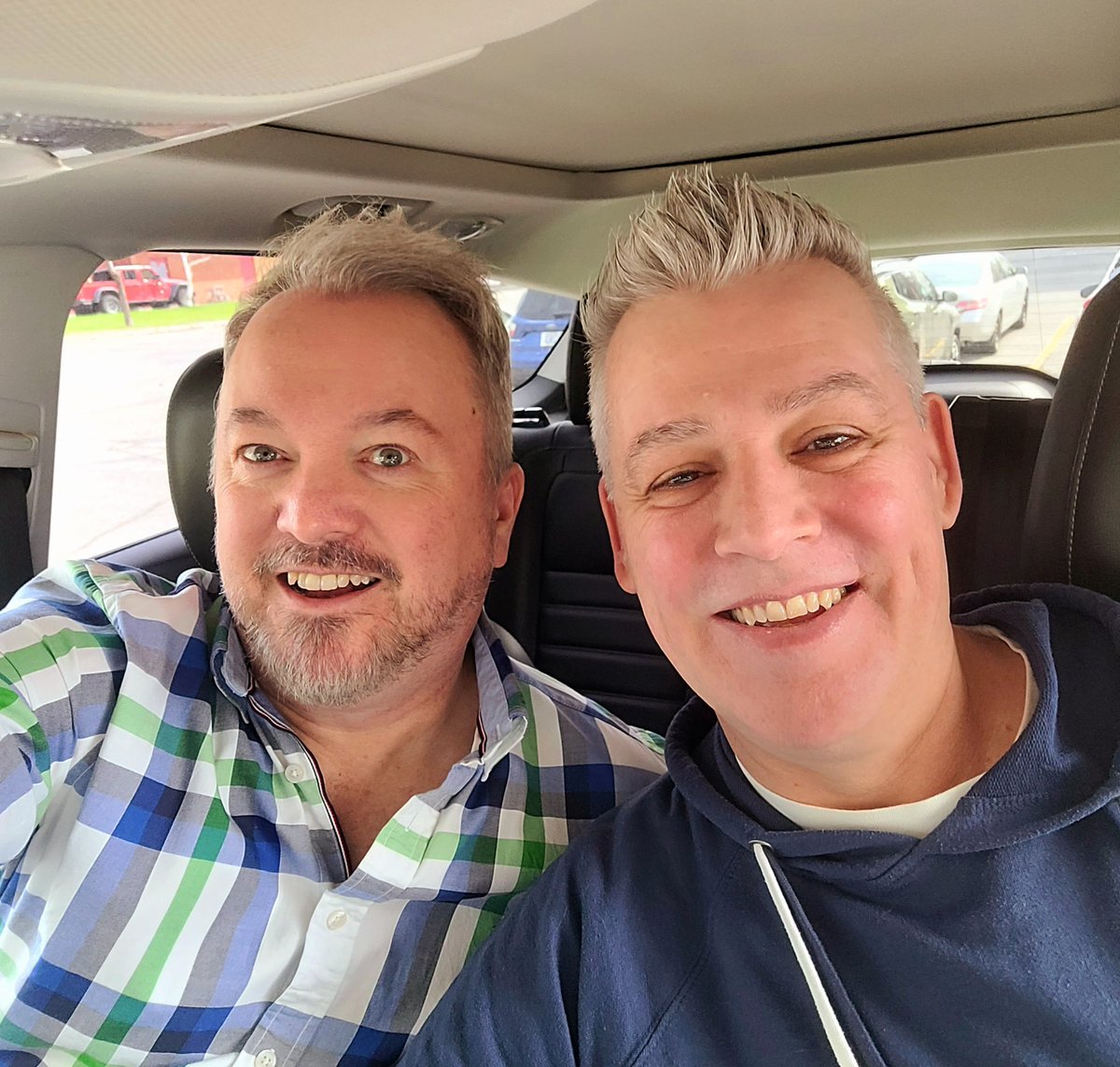 michaeltrevorca's tweet photo. Off to see mom.
#canadianblogger #canadianbloggers #picoftheday #lovemylife #photooftheday #travelblogger #queerlife #queerlifestyle #queertravelblog #michaeltrevortravels #likes #followme #smile https://t.co/61QBChwKaF