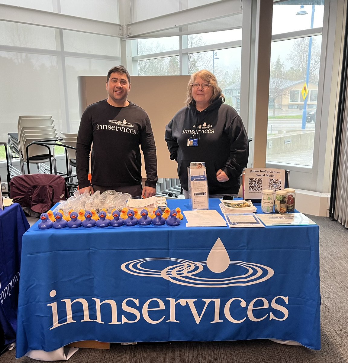 Today is #EarthDay 🌎 Come down to the <a href="/InnisfilideaLAB/">Innisfil ideaLAB & Library</a> Lakeshore Branch from 10am-2pm to learn about the importance of water conservation and more!