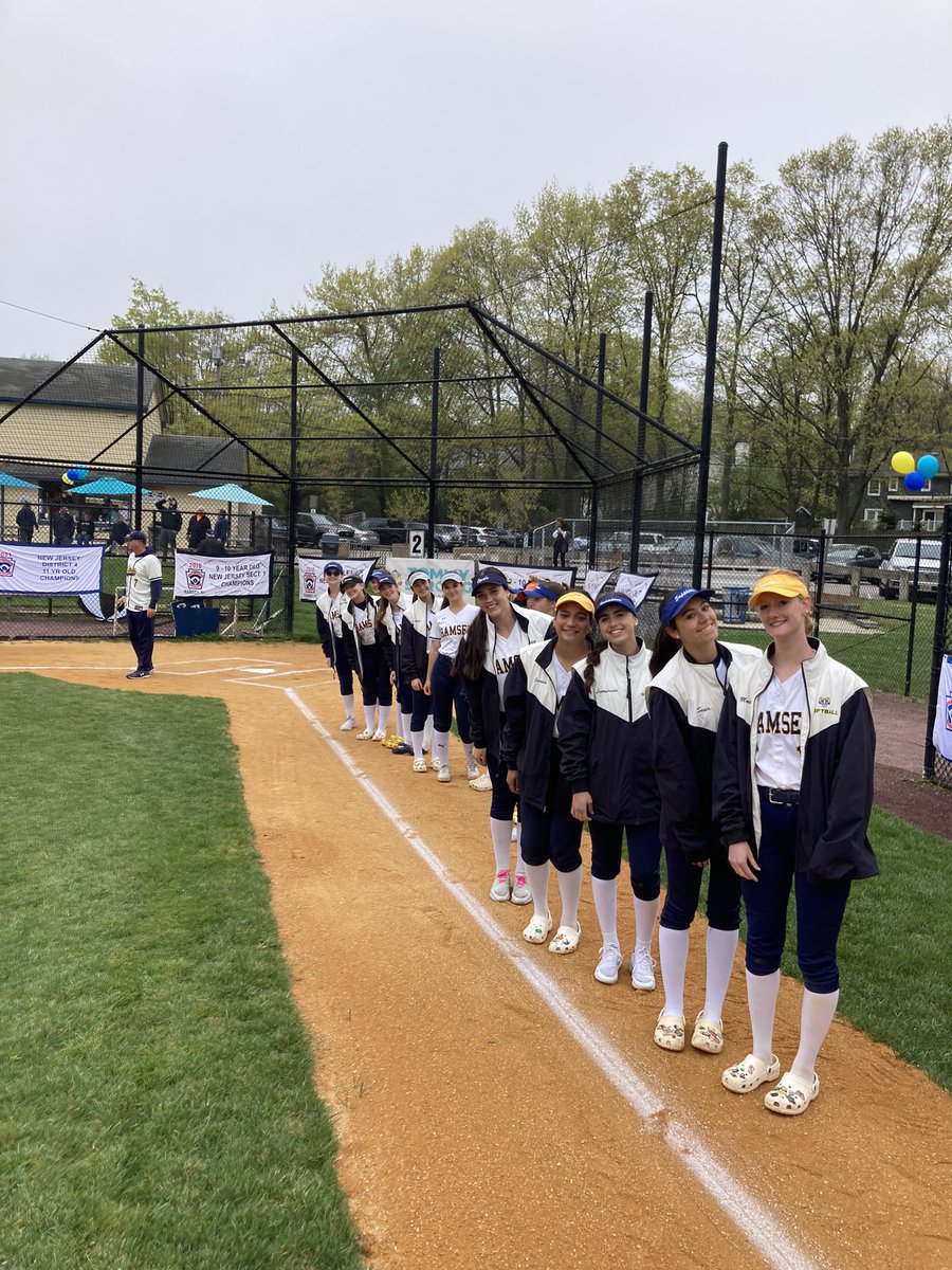 RamseySoftball's tweet photo. It was fun to participate in the march for the annual RSBA opening day parade! Love seeing our HS players wearing their old team visors! #RamPack #RSBA #OurTown https://t.co/b4APcKpsk8