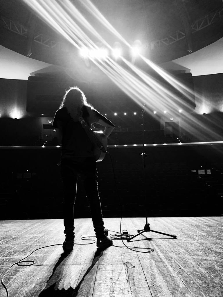 RashCanta's tweet photo. Esta tarde a las 19h actuaré en el cierre del festival @seriesnostrum en Altea presentando algún tema de #rabiapositiva m, mi último disco, y alguna sorpresa más.

@backgnoise 

#musica #concierto #nuevodisco #festival #series #pop #mestizaje https://t.co/xUQg3el7Jy