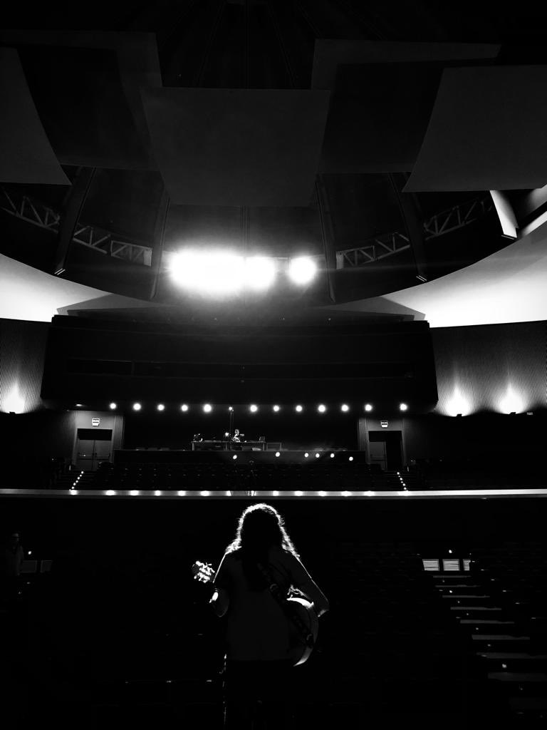 RashCanta's tweet photo. Esta tarde a las 19h actuaré en el cierre del festival @seriesnostrum en Altea presentando algún tema de #rabiapositiva m, mi último disco, y alguna sorpresa más.

@backgnoise 

#musica #concierto #nuevodisco #festival #series #pop #mestizaje https://t.co/xUQg3el7Jy