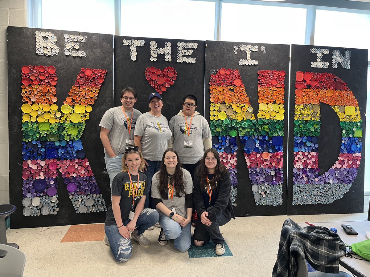 MrAndrewsNRCS's tweet photo. @NRCSRangers student youth groups are representing @NATIONALSAVE summit!!! @sandyhook #ABC #Free2Be #youbelong #wearethemovement https://t.co/z3RMgipJPg