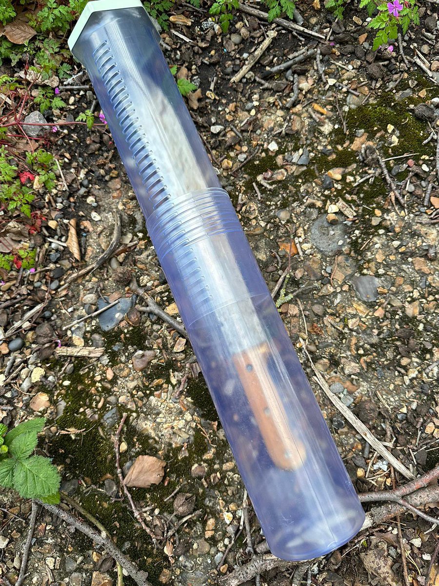 MPSSpecials's tweet photo. ๐จ Great arrest following a call from a member of the public for males armed with macheteโs in Plough Lane, #Wimbledon
๐๐ปโโ๏ธ Foot chase by SPS Bester & SPS Willis.
๐ฎ๐ป Arrest by SPS Bester and knife recovered.
@MPSMerton #SWMSC #MyLocalMet https://t.co/jk1N11AEVT
