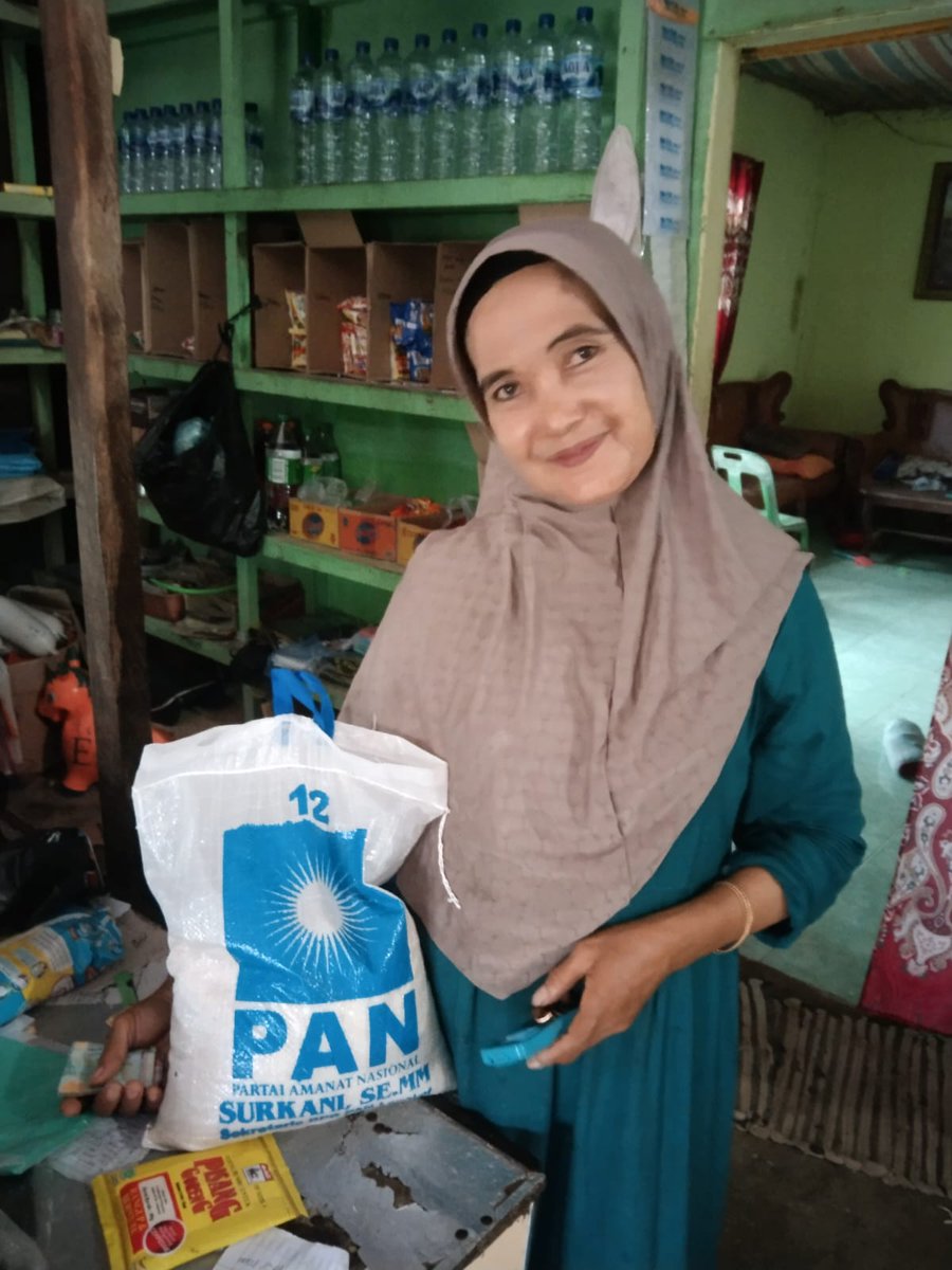 Banru Rakyat <a href="/ZUL_Hasan/">ZULkifli Hasan</a> <a href="/eddy_soeparno/">M Eddy Soeparno</a> <a href="/vivayogamauladi/">Viva Yoga Mauladi</a> <a href="/YandriSusanto/">Yandri Susanto</a> <a href="/salehdaulay/">Saleh Daulay</a> <a href="/Official_PAN/">DPP PAN</a> <a href="/Fraksi_PAN/">Fraksi PAN DPR RI</a> <a href="/Valeryanbr/">Valeryan Bramasta</a>