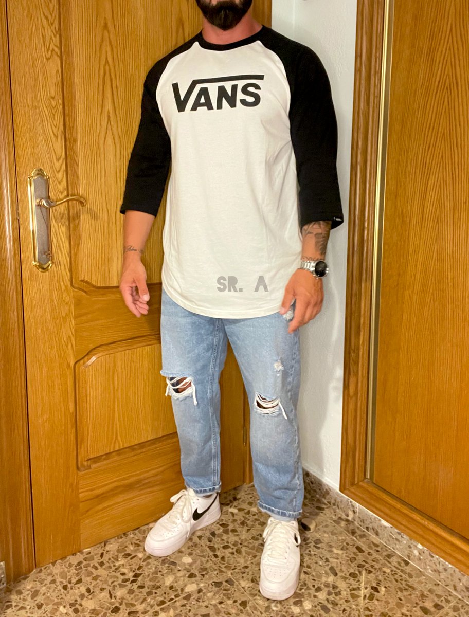 Sr_A88's tweet photo. Al final ganó largo! 😜 ¿Delante o detrás? 🫣

#boy #hot #jeans #modelodecalcetines https://t.co/TwtHPp26al