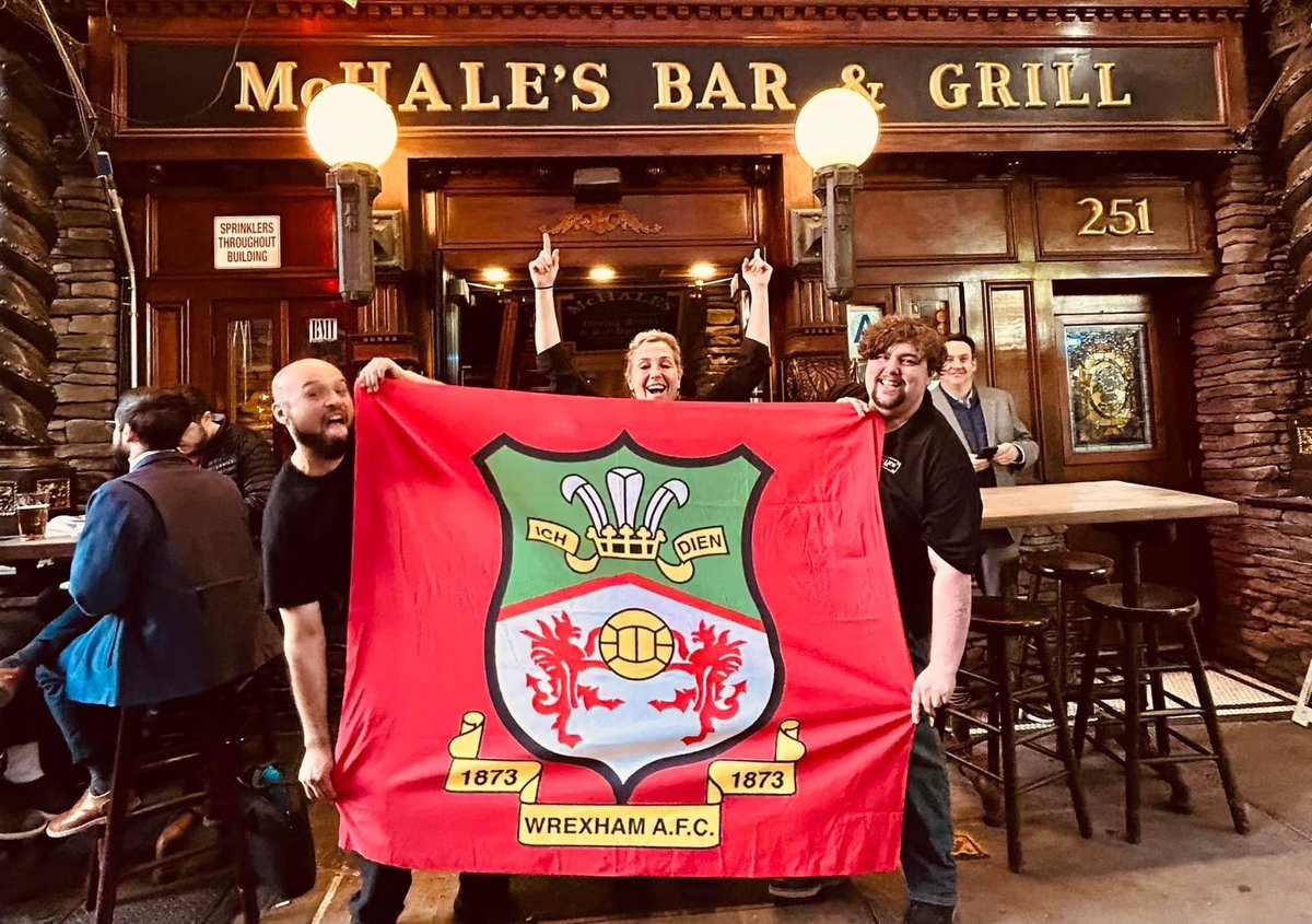 McHale's Bar & Grill tweet media