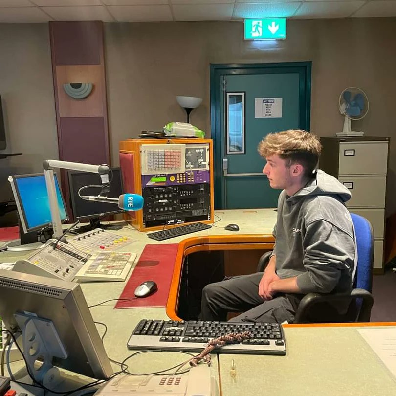 kinsalecollege's tweet photo. Our Film&TV/Multimedia students visited @rte Studios in Cork yesterday. Maybe the next host for The Late Late Show is amongst them!! Apply now for Sept 23 courses via https://t.co/Eh1uM7aHzr #filmandtv #creativedigitalmedia #multimedia #collegeofFET #kinsaleireland #cork https://t.co/5qbZrmeCOj