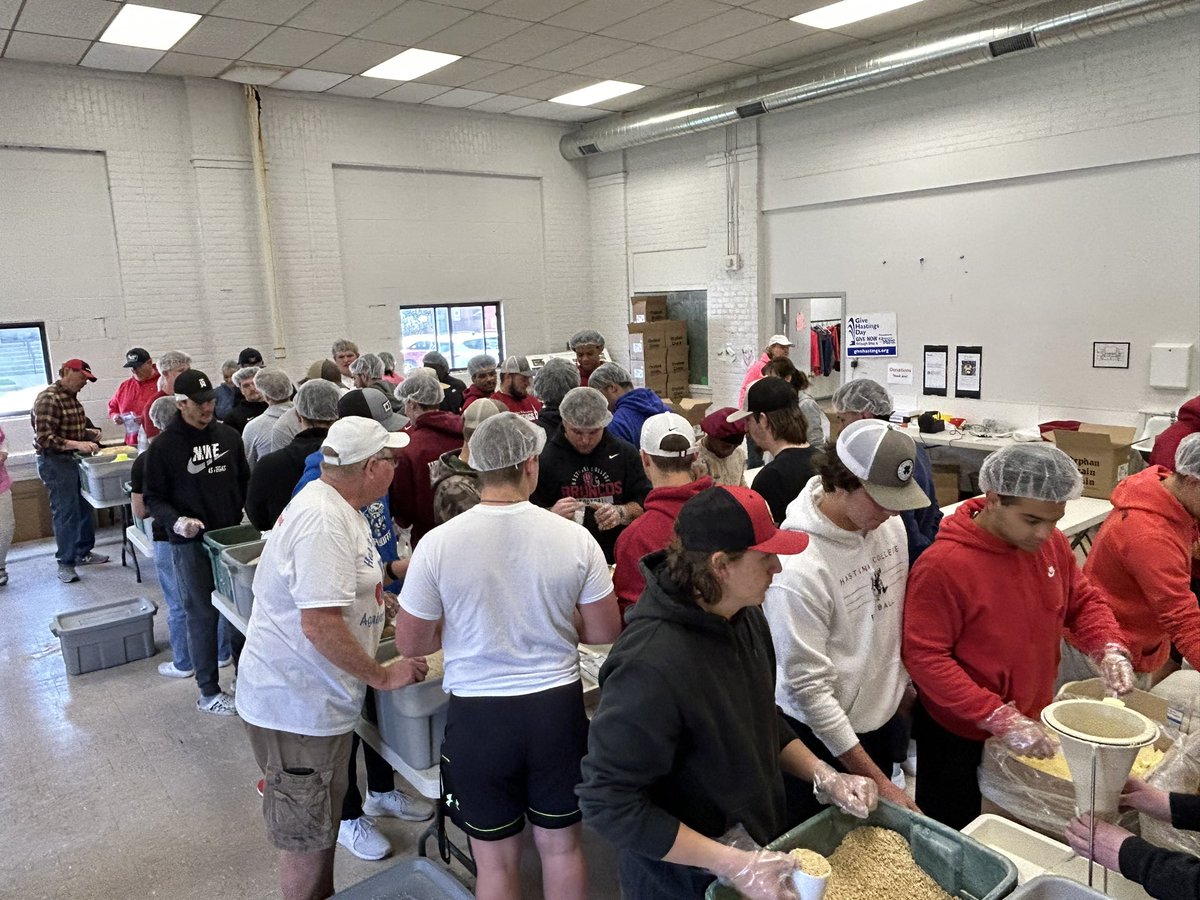 HCBroncoFB's tweet photo. Great opportunity for our guys to give back to the community, packing meals with Hearts and Hands against Hunger! https://t.co/gxDoqZad41