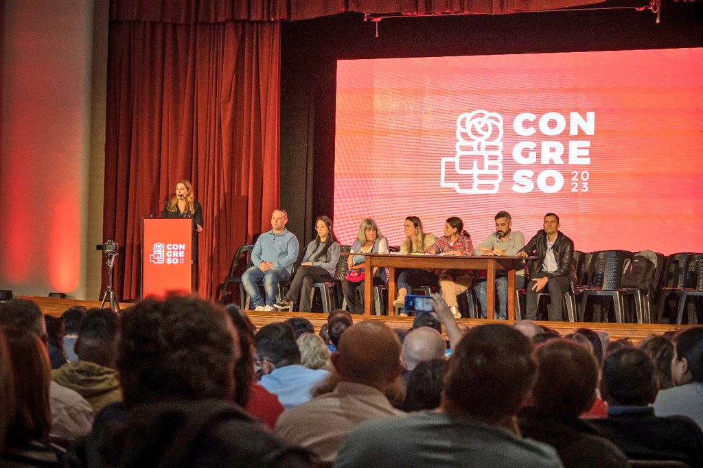 Compañeras y compañeros de toda la provincia nos volvimos a encontrar en un nuevo Congreso Extraordinario del <a href="/PSsantafe/">Partido Socialista Santa Fe</a> para debatir y avanzar en una construcción que le devuelva la esperanza a Santa Fe, tenemos la convicción y la experiencia para hacerlo ✊🌹