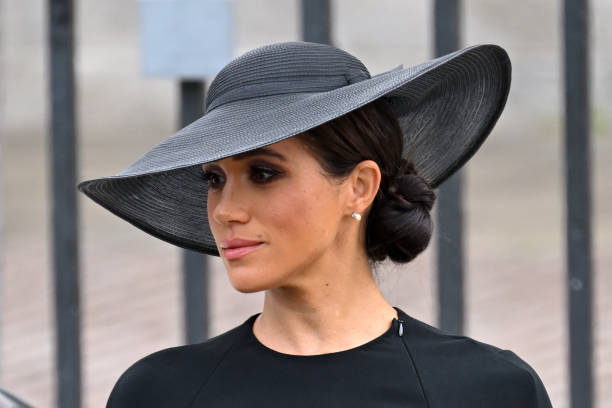 ZEROKLV's tweet photo. Royal: Reports suggest that Meghan wrote a letter to King Charles III, urging him to address the 'unconscious bias' within the royal family. -According to the Daily Telegraph