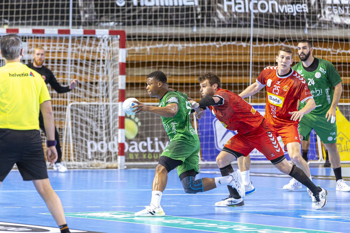 BMCdadEncantada's tweet photo. ⏰ FINAL❗️FINAAAL en Huesca‼️
#LigaPlenitudeASOBAL
#HCACQN
>> @BmHuesca 2️⃣7️⃣
>> REBI BM. Cuenca 2️⃣9️⃣

📸 Andrey Sapizhak https://t.co/mxw451pWeC