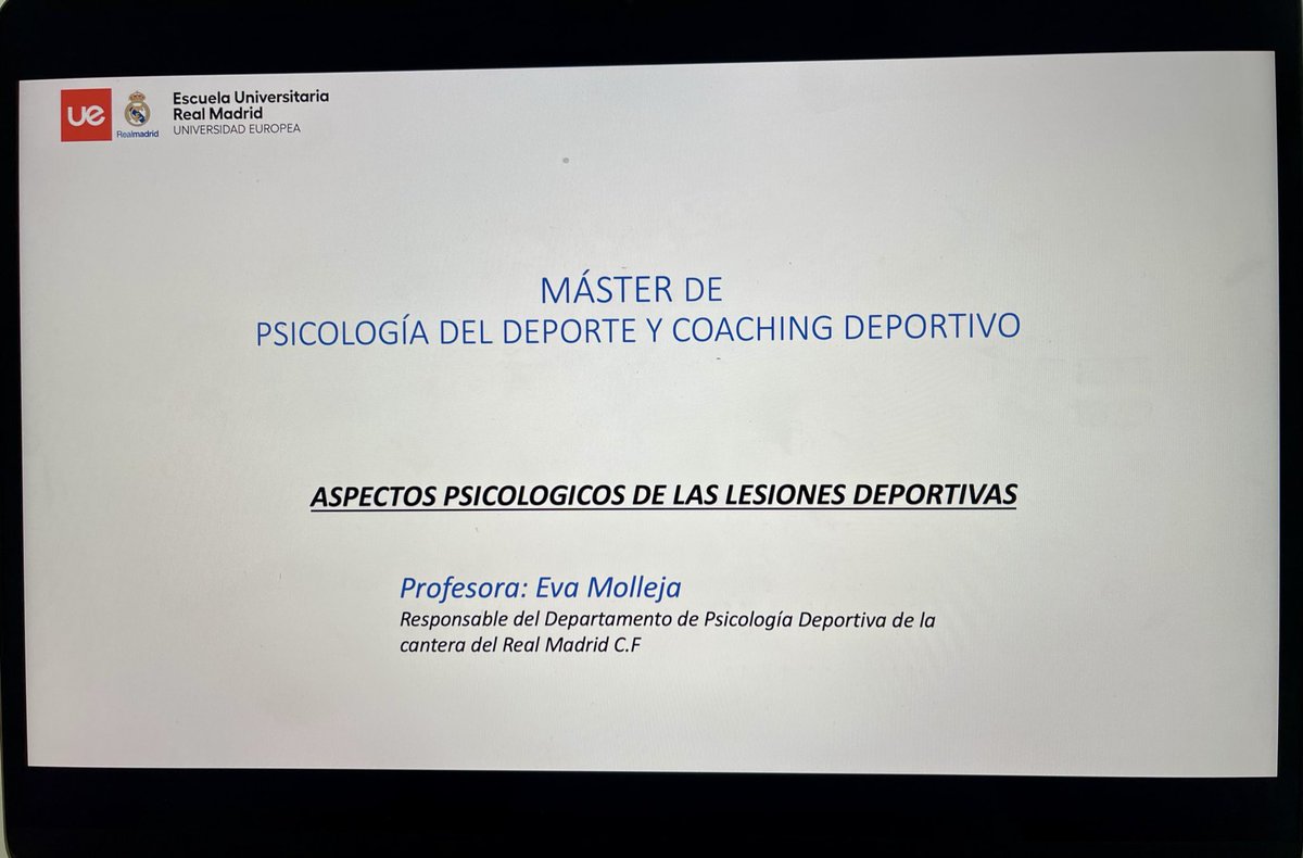 Disfrutando dando clases en la <a href="/RealMadridUE/">Escuela Universitaria Real Madrid UE</a> de "Los aspectos psicológicos de las lesiones deportivas" en el Máster de Psicología del deporte. Tuvimos el honor de disfrutar de <a href="/AleeeeSalazar/">Alejandra Salazar</a> y <a href="/RodriOvide/">Rodrigo Ovide</a>  para compartir sus experiencias y conocimientos del mundo del pádel 🤩
